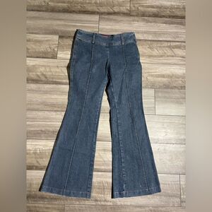 Guess women’s Blue Flare & Wide Leg denim Jeans Sz 31